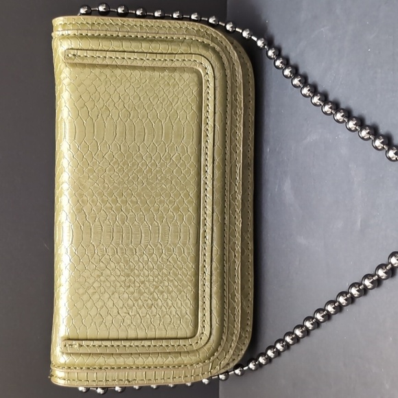 Zara Green Faux Leather Mini Purse With Beaded Strap. - Picture 2 of 12